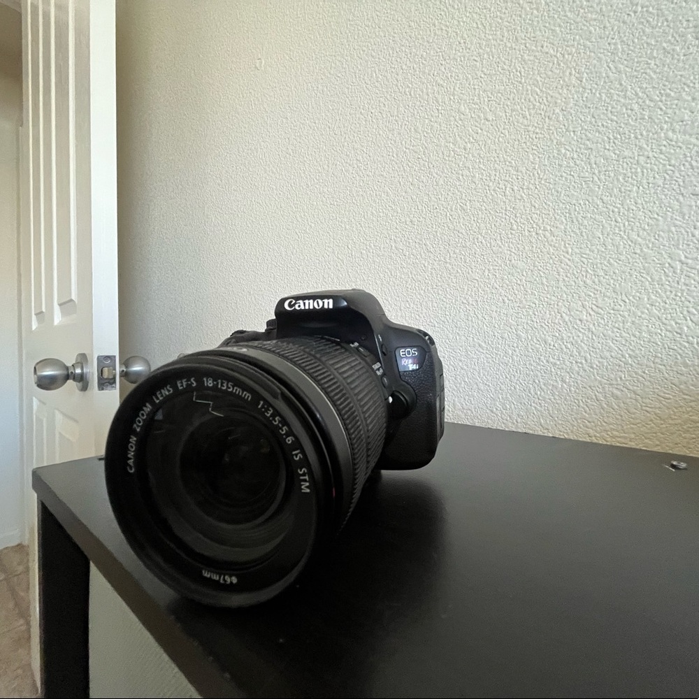 Canon EOS T4i